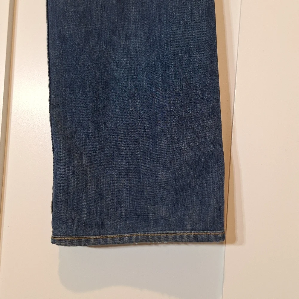 True Religion Bobby Jeans 32x31.5  Made In USA Cotton Lightly Distressed